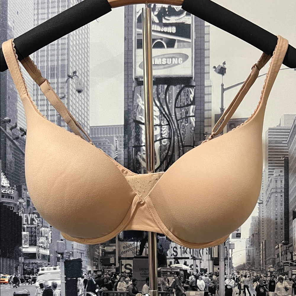 VICTORYS SECRET Women's Nude Bra SZ 36DDD